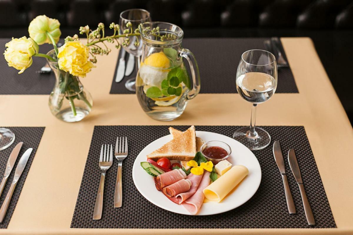 Conviva Hotel Panevezys Bagian luar foto