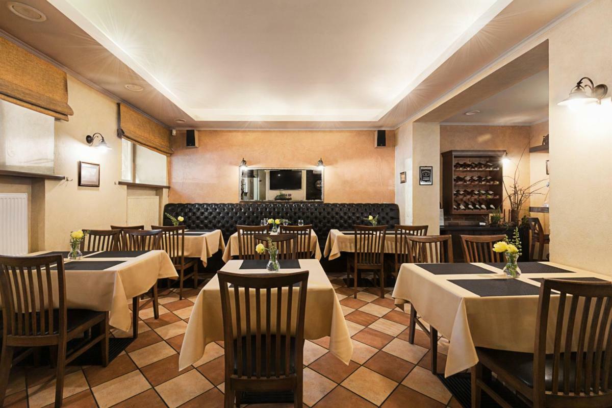 Conviva Hotel Panevezys Bagian luar foto